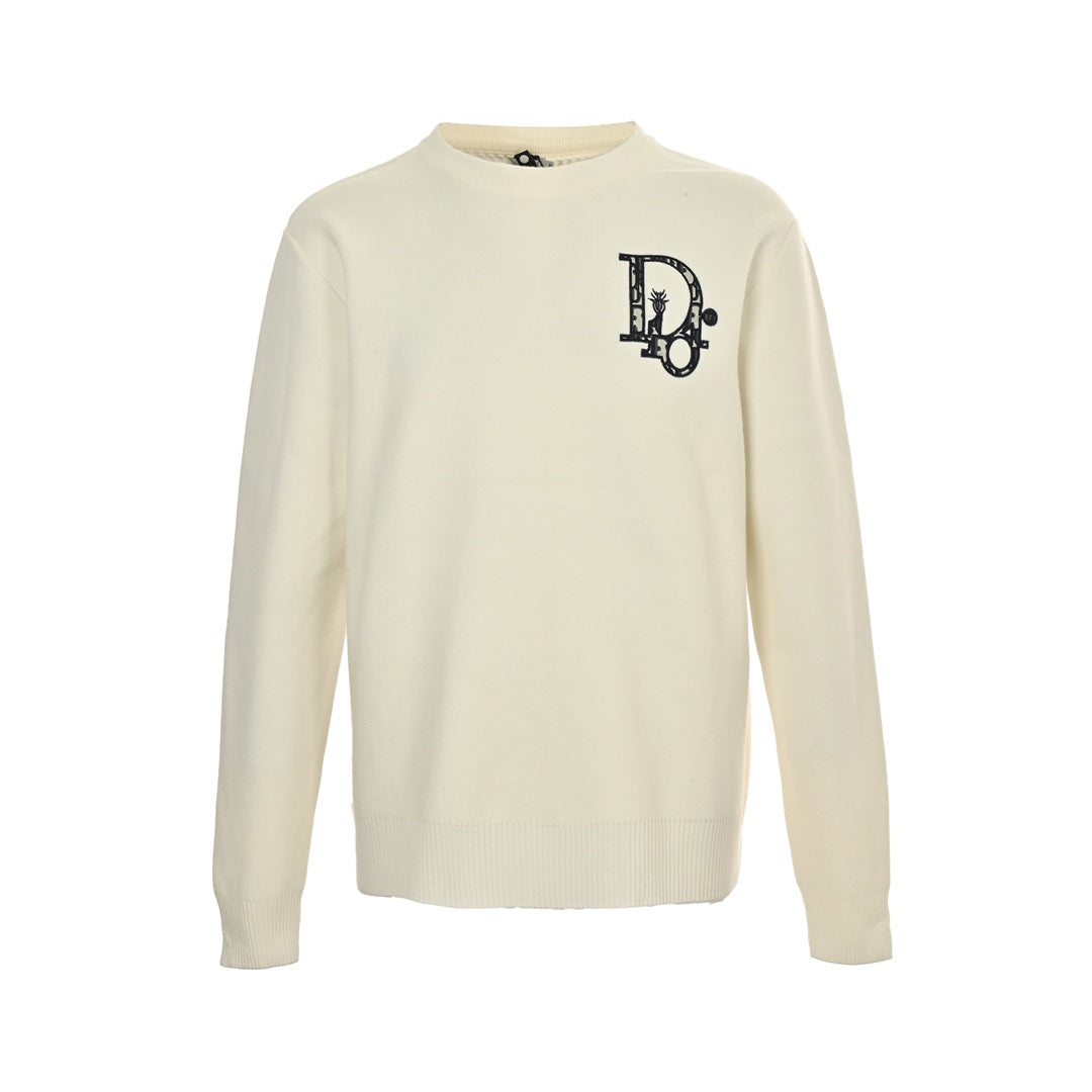 Knitted sweater with monogram embroidery