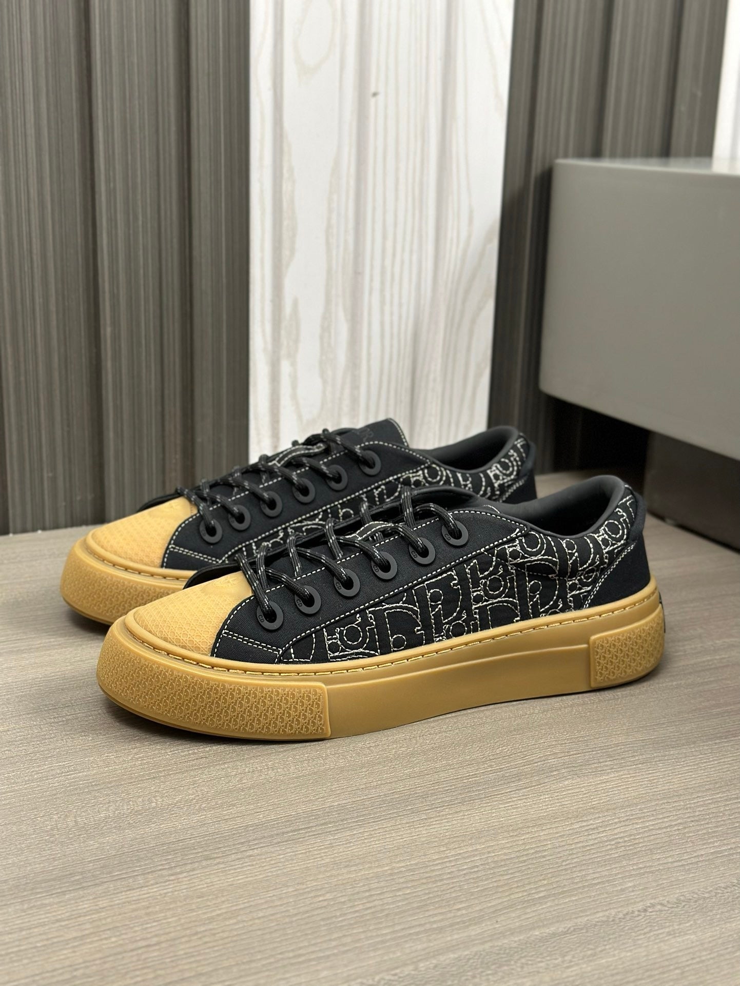 Embroidered co-branded sneakers